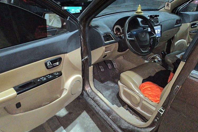 Used Wuling Hongguang 2015 1.5L S Basic Version China V Standard Driver Seat