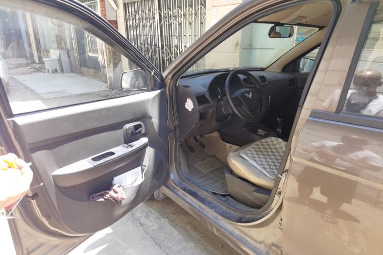 Used Wuling Hongguang 2015 1.2L S Base Model China V Standard Driver Seat