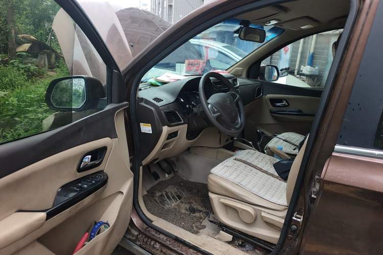 Used Wuling Hongguang 2015 1.5L S1 Luxury National Emission Standard V Driver Seat