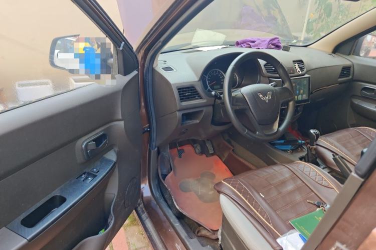 Used Wuling Hongguang 2015 1.5L S Basic Version China V Standard Driver Seat