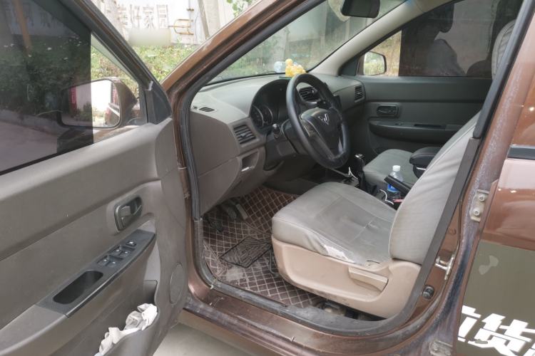 Used Wuling Hongguang 2015 1.2L S Base Model China V Standard Driver Seat