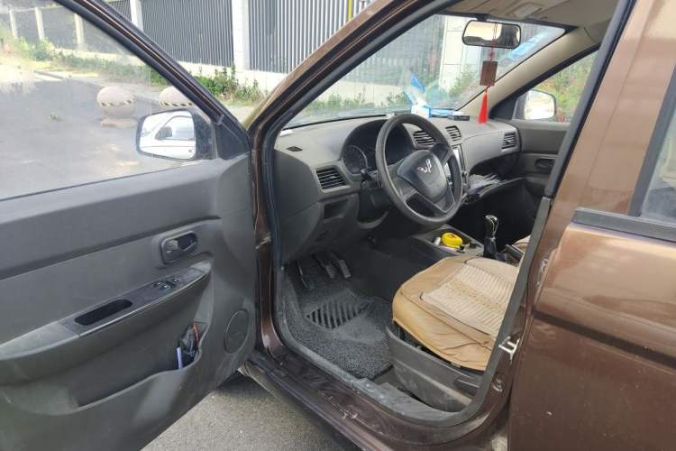 Used Wuling Hongguang 2015 1.2L S Base Model China IV Driver Seat