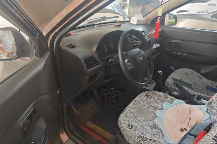 Used Wuling Hongguang 2015 1.2L S Base Model China V Standard Driver Seat