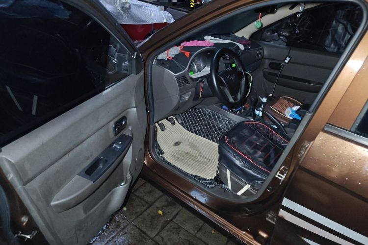 Used Wuling Hongguang 2015 1.5L S Basic Version China V Standard Driver Seat