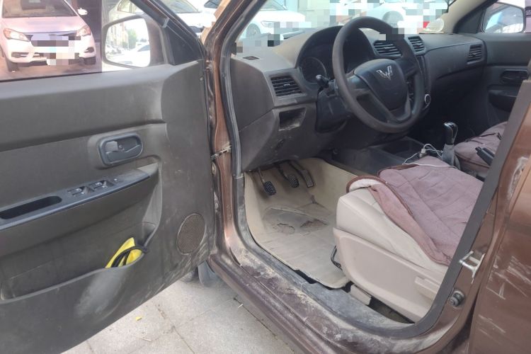 Used Wuling Hongguang 2015 1.5L S Basic Version China V Standard Driver Seat
