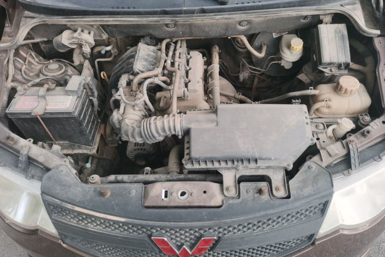 Used Wuling Hongguang 2015 1.2L S Base Model China V Standard Engine Bay