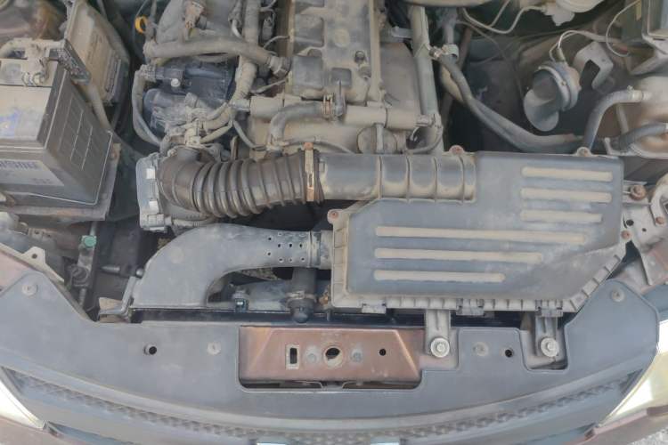 Used Wuling Hongguang 2015 1.5L S Base Model China IV Engine Bay