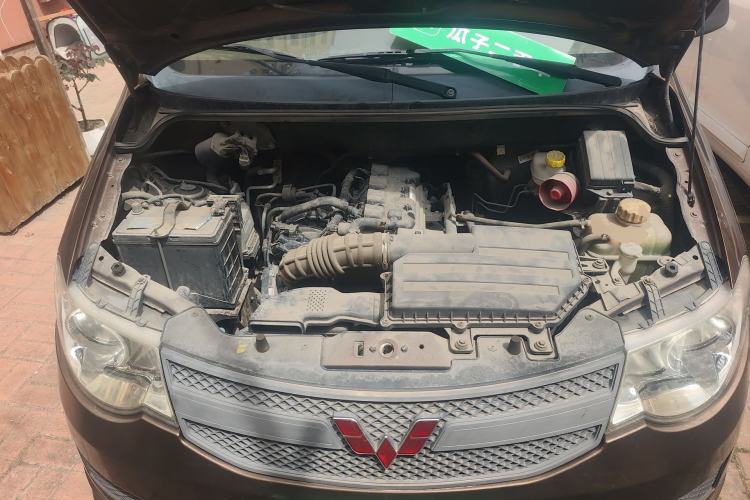 Used Wuling Hongguang 2015 1.5L S Basic Version China V Standard Engine Bay