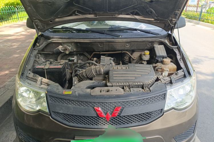 Used Wuling Hongguang 2015 1.5L S Basic Version China V Standard Engine Bay