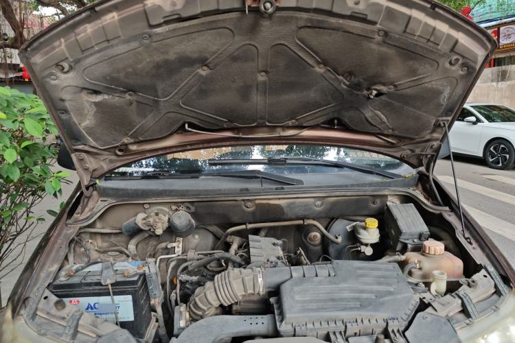 Used Wuling Hongguang 2015 1.5L S Basic Version China V Standard Engine Bay