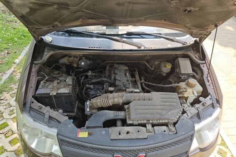 Used Wuling Hongguang 2015 1.5L S Base Model China IV Engine Bay