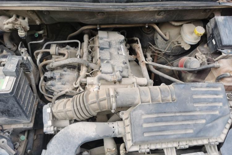 Used Wuling Hongguang 2015 1.5L S Basic Version China V Standard Engine Bay
