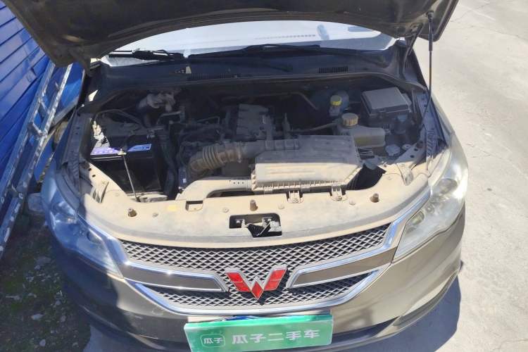 Used Wuling Hongguang 2015 1.5L S1 Comfort China V Standard Engine Bay