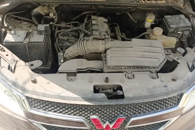 Used Wuling Hongguang 2015 1.5L S1 Comfort China V Standard Engine Bay