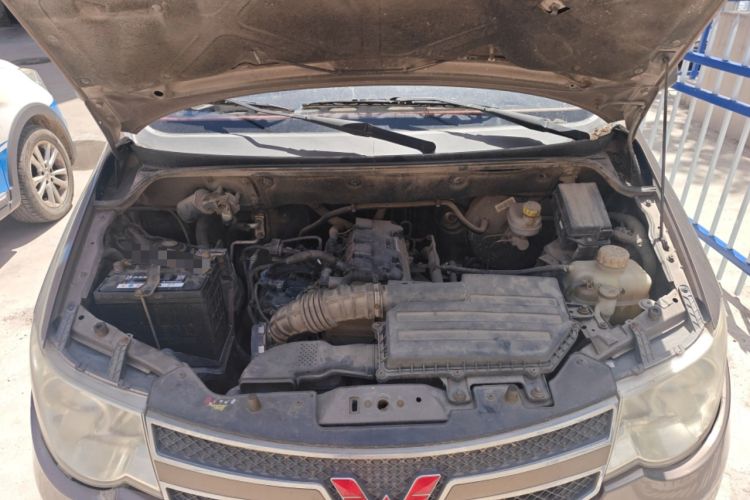 Used Wuling Hongguang 2015 1.5L S Basic Version China V Standard Engine Bay