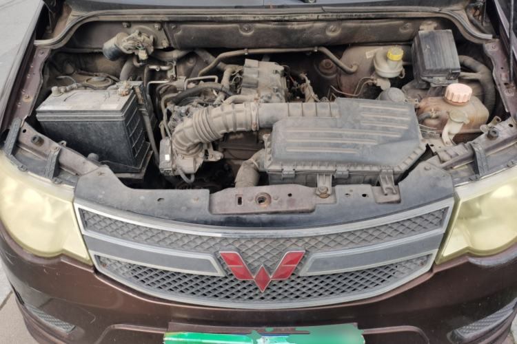 Used Wuling Hongguang 2015 1.5L S Basic Version China V Standard Engine Bay