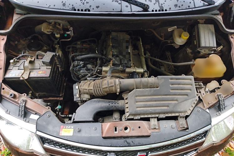 Used Wuling Hongguang 2015 1.5L S Base Model China IV Engine Bay