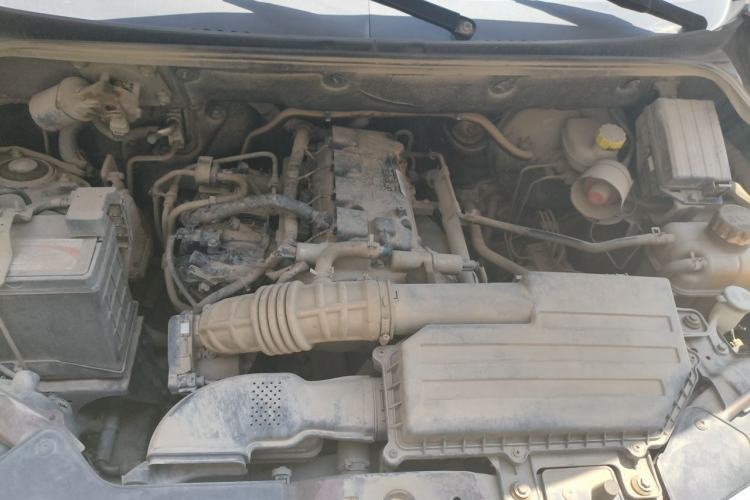 Used Wuling Hongguang 2015 1.5L S Basic Version China V Standard Engine Bay