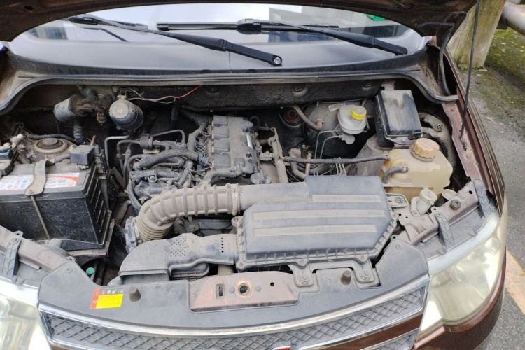 Used Wuling Hongguang 2015 1.5L S Basic Version China V Standard Engine Bay