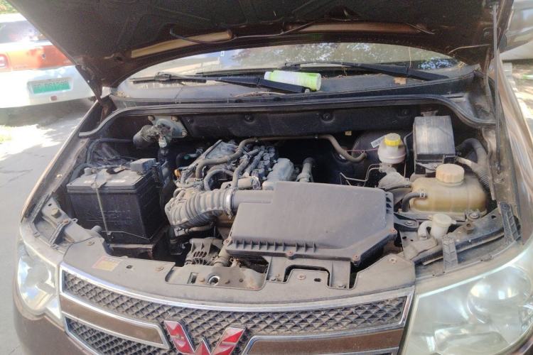 Used Wuling Hongguang 2015 1.2L S Base Model China V Standard Engine Bay