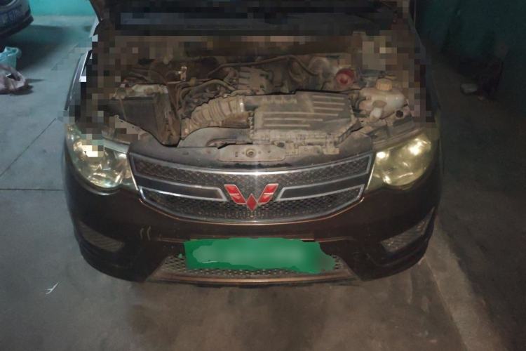 Used Wuling Hongguang 2015 1.5L S Basic Version China V Standard Engine Bay