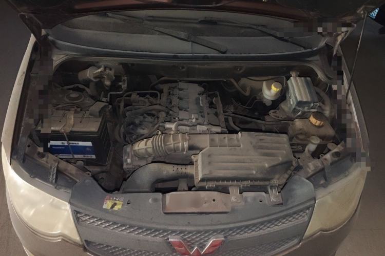Used Wuling Hongguang 2015 1.5L S Basic Version China V Standard Engine Bay