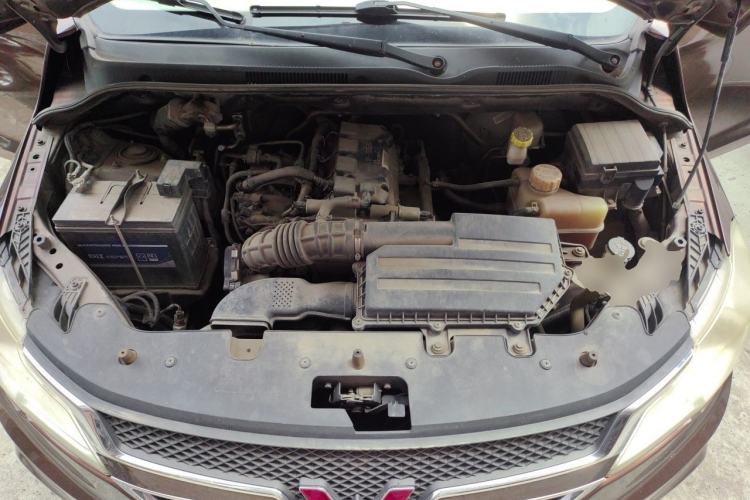Used Wuling Hongguang 2015 1.5L S1 Comfort China V Standard Engine Bay