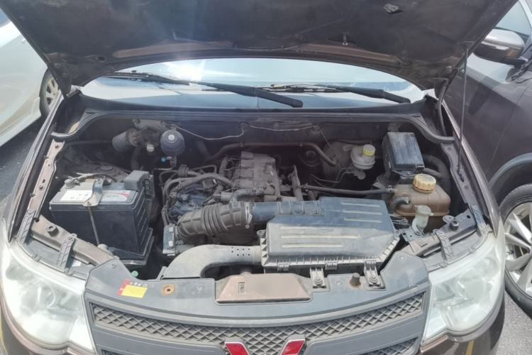 Used Wuling Hongguang 2015 1.5L S Basic Version China V Standard Engine Bay