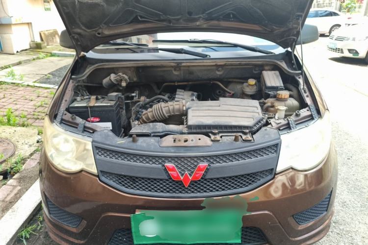 Used Wuling Hongguang 2015 1.5L S Basic Version China V Standard Engine Bay