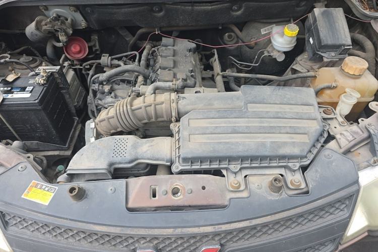 Used Wuling Hongguang 2015 1.5L S Basic Version China V Standard Engine Bay