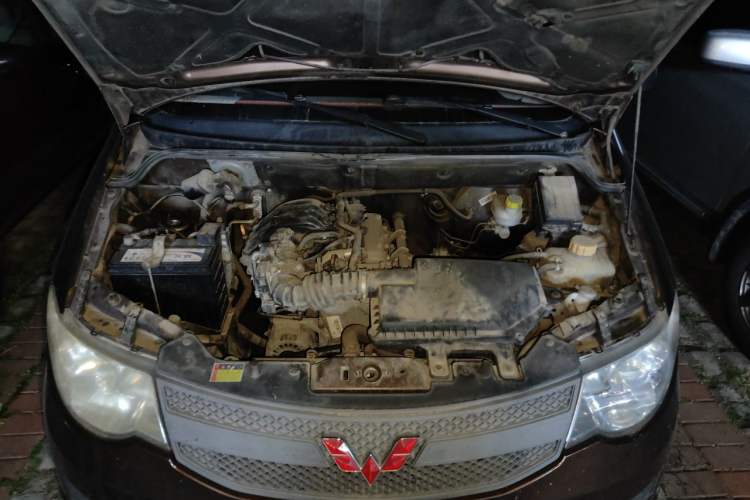 Used Wuling Hongguang 2015 1.2L S Base Model China V Standard Engine Bay