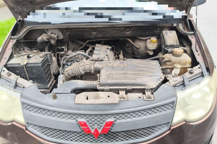 Used Wuling Hongguang 2015 1.5L S Basic Version China V Standard Engine Bay