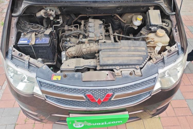 Used Wuling Hongguang 2015 1.5L S Basic Version China V Standard Engine Bay