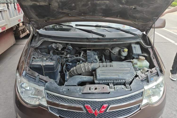 Used Wuling Hongguang 2015 1.5L S1 Standard China V-Emission Standards Engine Bay