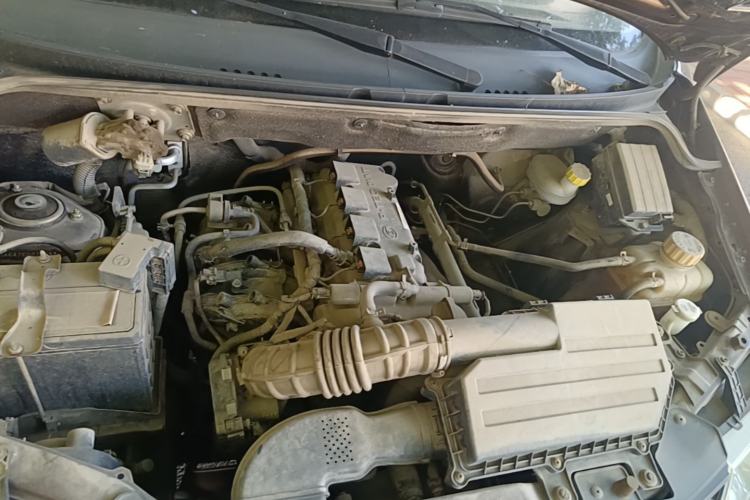 Used Wuling Hongguang 2015 1.5L S Base Model China IV Engine Bay