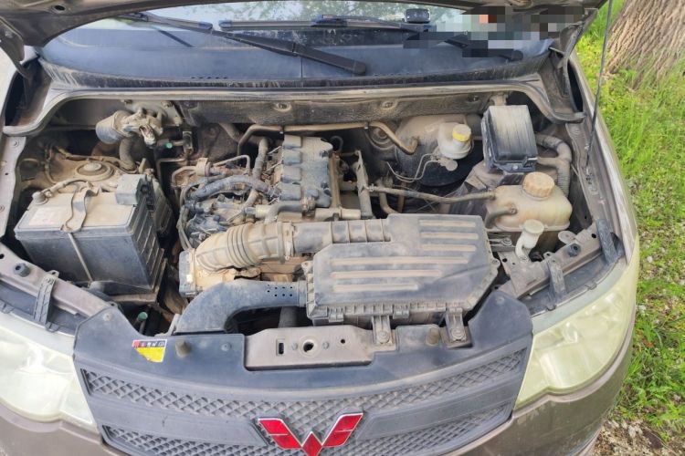 Used Wuling Hongguang 2015 1.5L S Basic Version China V Standard Engine Bay