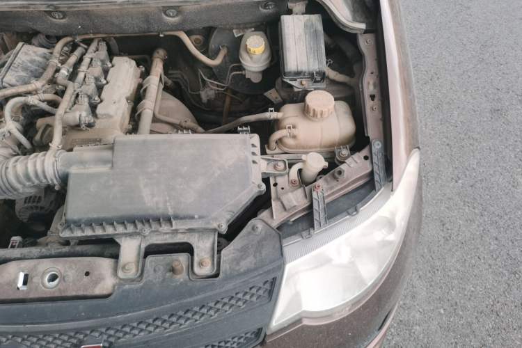 Used Wuling Hongguang 2015 1.2L S Base Model China V Standard Engine Bay Left