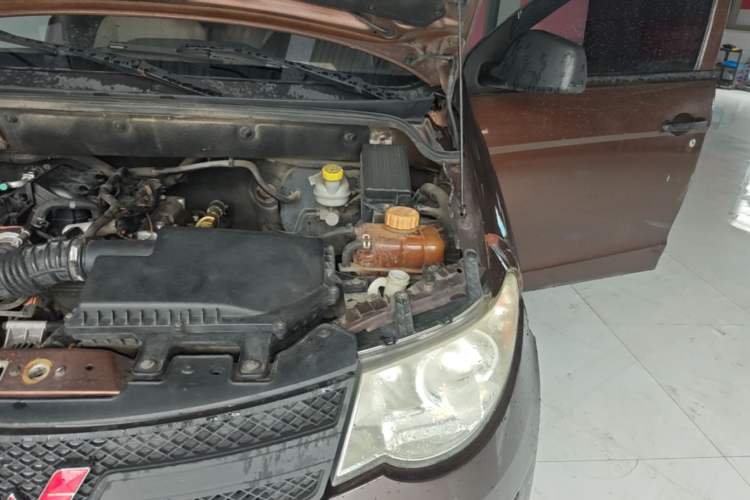Used Wuling Hongguang 2015 1.2L S Base Model China V Standard Engine Bay Left