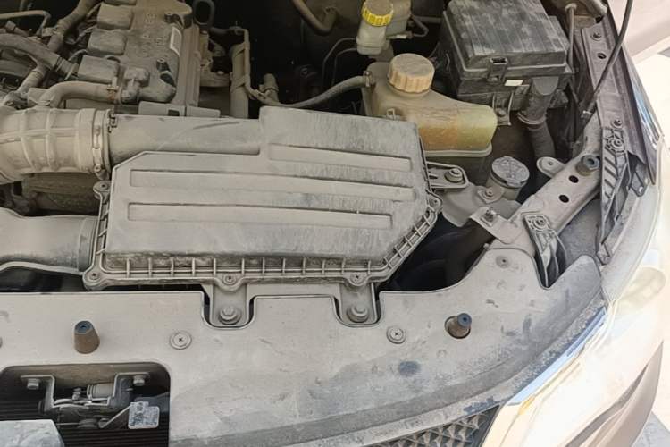 Used Wuling Hongguang 2015 1.5L S1 Comfort China V Standard Engine Bay Left