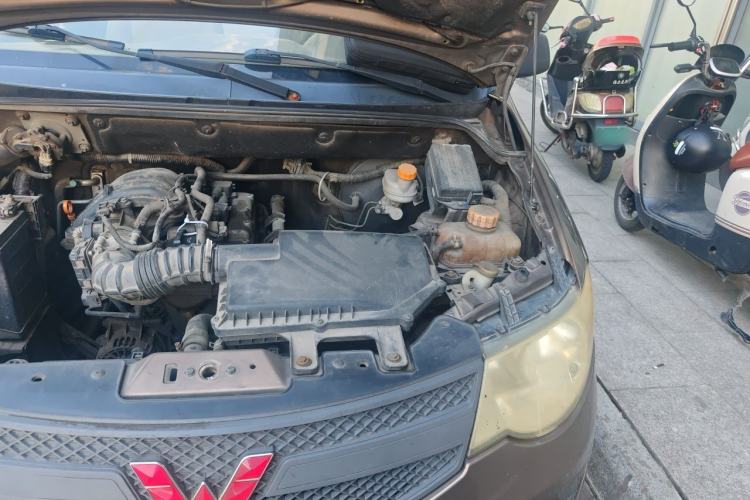 Used Wuling Hongguang 2015 1.2L S Base Model China V Standard Engine Bay Left