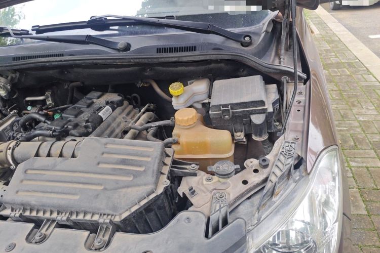 Used Wuling Hongguang 2015 1.5L S1 Standard China V-Emission Standards Engine Bay Left