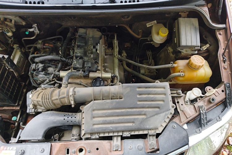 Used Wuling Hongguang 2015 1.5L S Base Model China IV Engine Bay Left