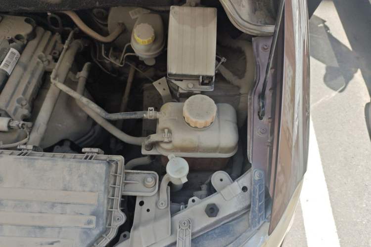 Used Wuling Hongguang 2015 1.5L S Base Model China IV Engine Bay Left