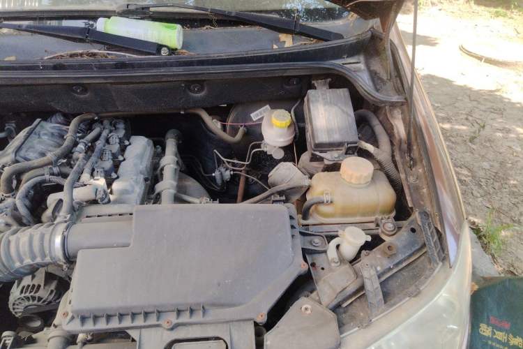 Used Wuling Hongguang 2015 1.2L S Base Model China V Standard Engine Bay Left