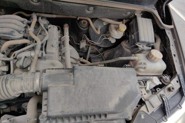 Used Wuling Hongguang 2015 1.2L S Base Model China V Standard Engine Bay Left