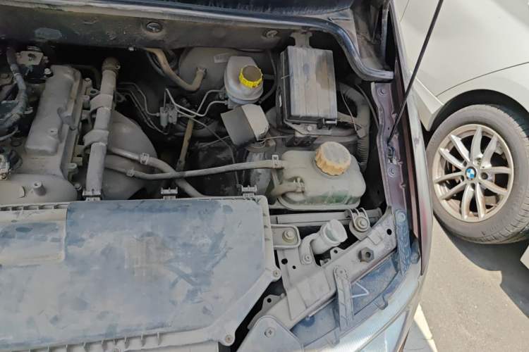 Used Wuling Hongguang 2015 1.2L S Base Model China IV Engine Bay Left