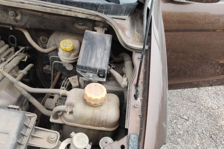 Used Wuling Hongguang 2015 1.5L S1 Standard China V-Emission Standards Engine Bay Left