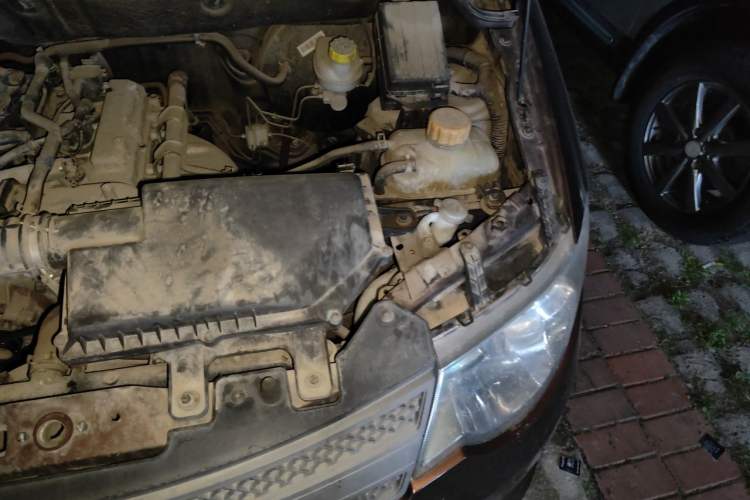 Used Wuling Hongguang 2015 1.2L S Base Model China V Standard Engine Bay Left