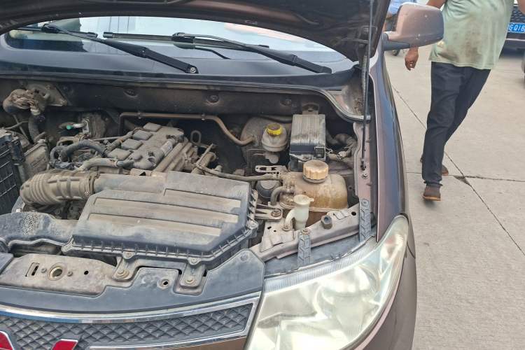 Used Wuling Hongguang 2015 1.5L S Base Model China IV Engine Bay Left