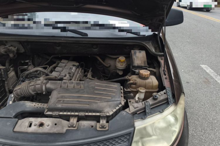 Used Wuling Hongguang 2015 1.5L S Basic Version China V Standard Engine Bay Left